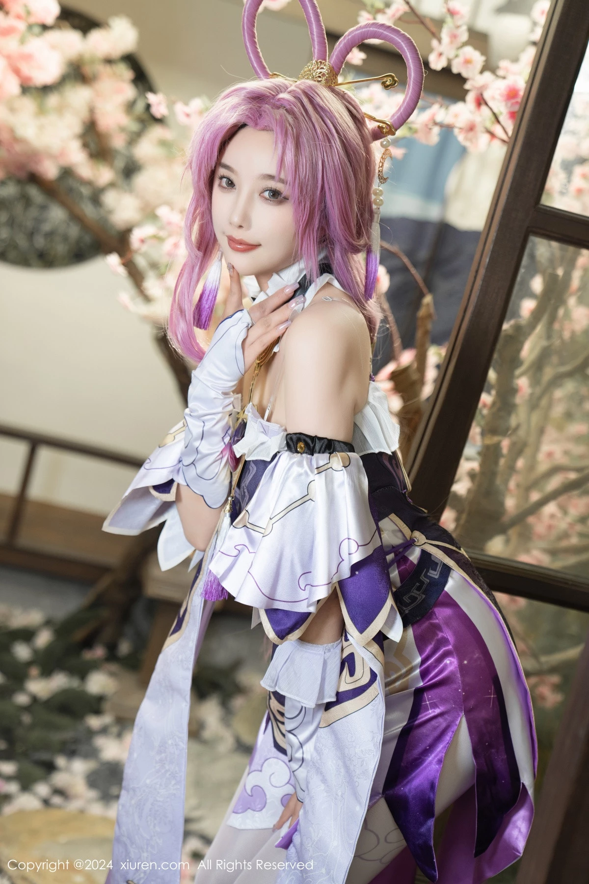 Xrmnw.Com[XiuRen秀人网]No.8943_女神杨晨晨Yome性感紫色Cosplay服饰配白丝袜秀丰满身材诱惑写真79P