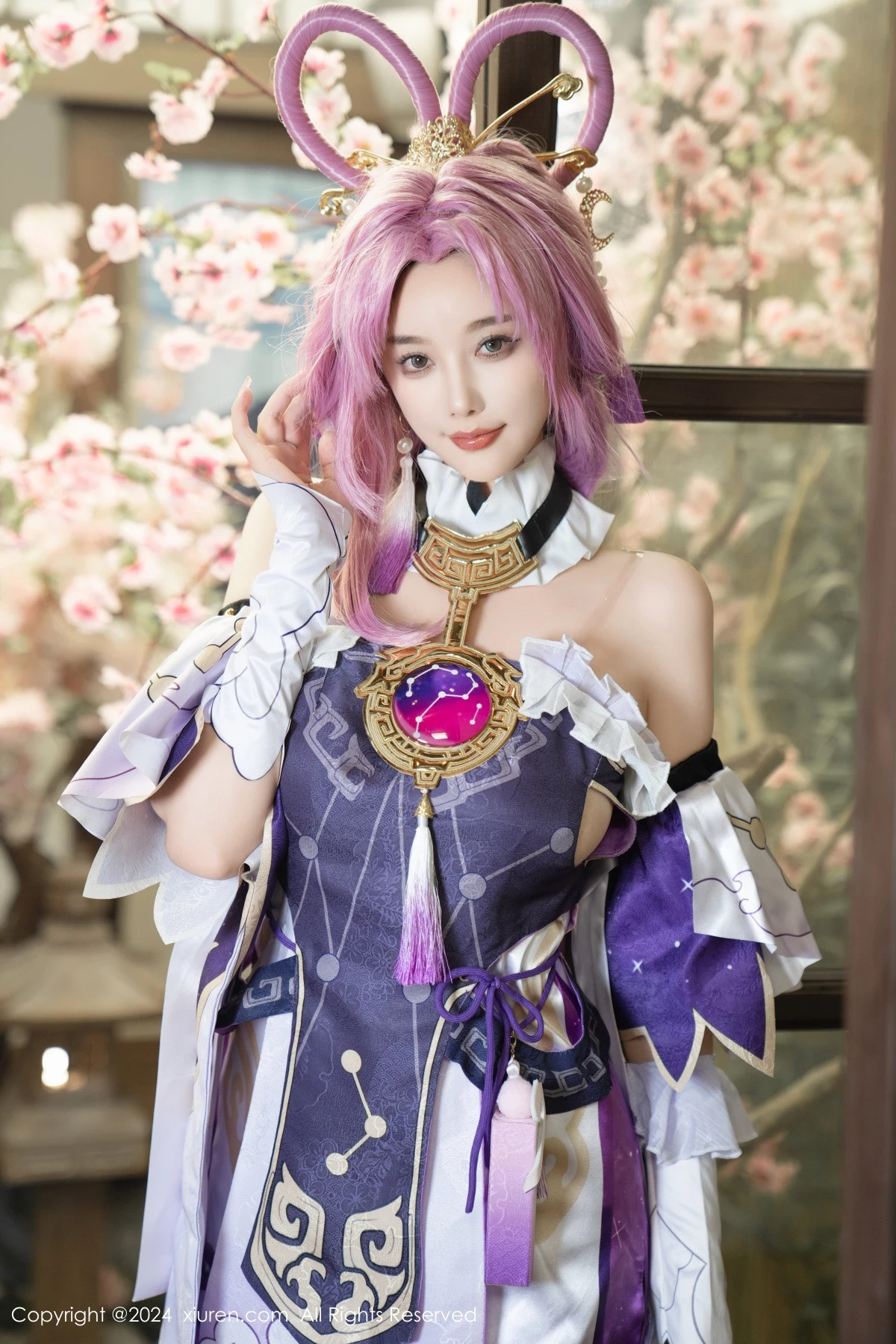 Xrmnw.Com[XiuRen秀人网]No.8943_女神杨晨晨Yome性感紫色Cosplay服饰配白丝袜秀丰满身材诱惑写真79P